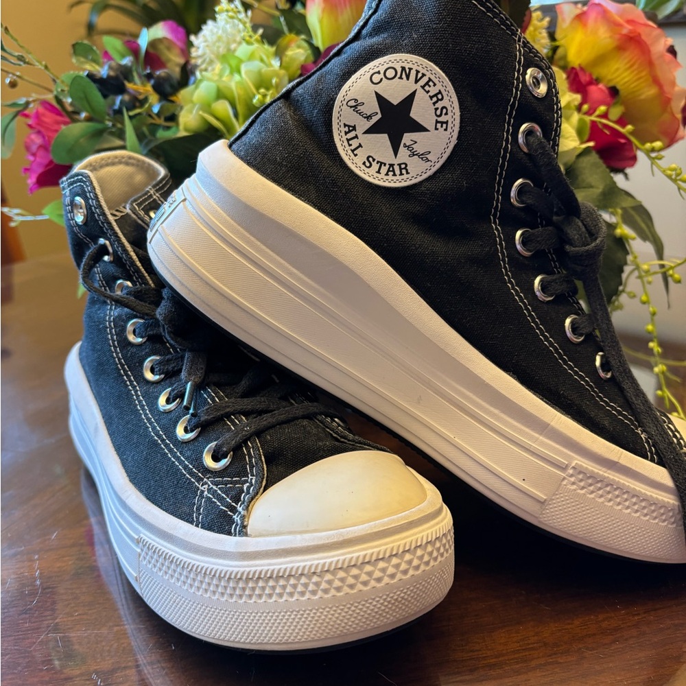 Women’s Converse Black High-Top Platform Sneakers Size 9-1/2